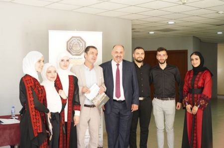 محاضرة علمية في جامعة القدس للبروفيسور جيفري أوكسيون حول أمراض المفصل الفكي الصدغي والآلام الوجهية